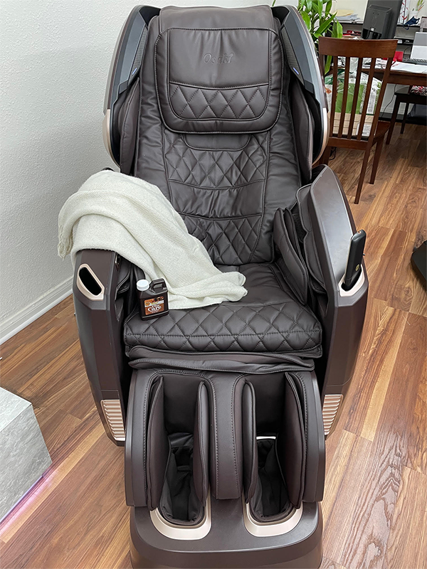 Cleaning massage chair